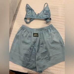 Daily drills silk set